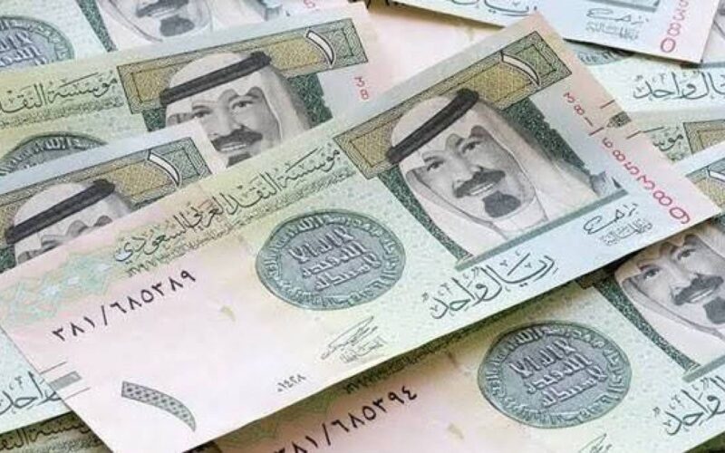 كم سعر الريال السعودي مقابل الجنيه المصري في السوق السوداء في ختام التعاملات المسائية الآن