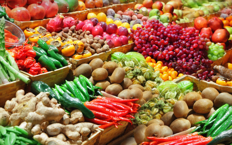 “الكوسة بـ9ج” أسعار سوق العبور للخضار اليوم الأثنين 15 أبريل 2024 والفاكهة لتجارة الجملة